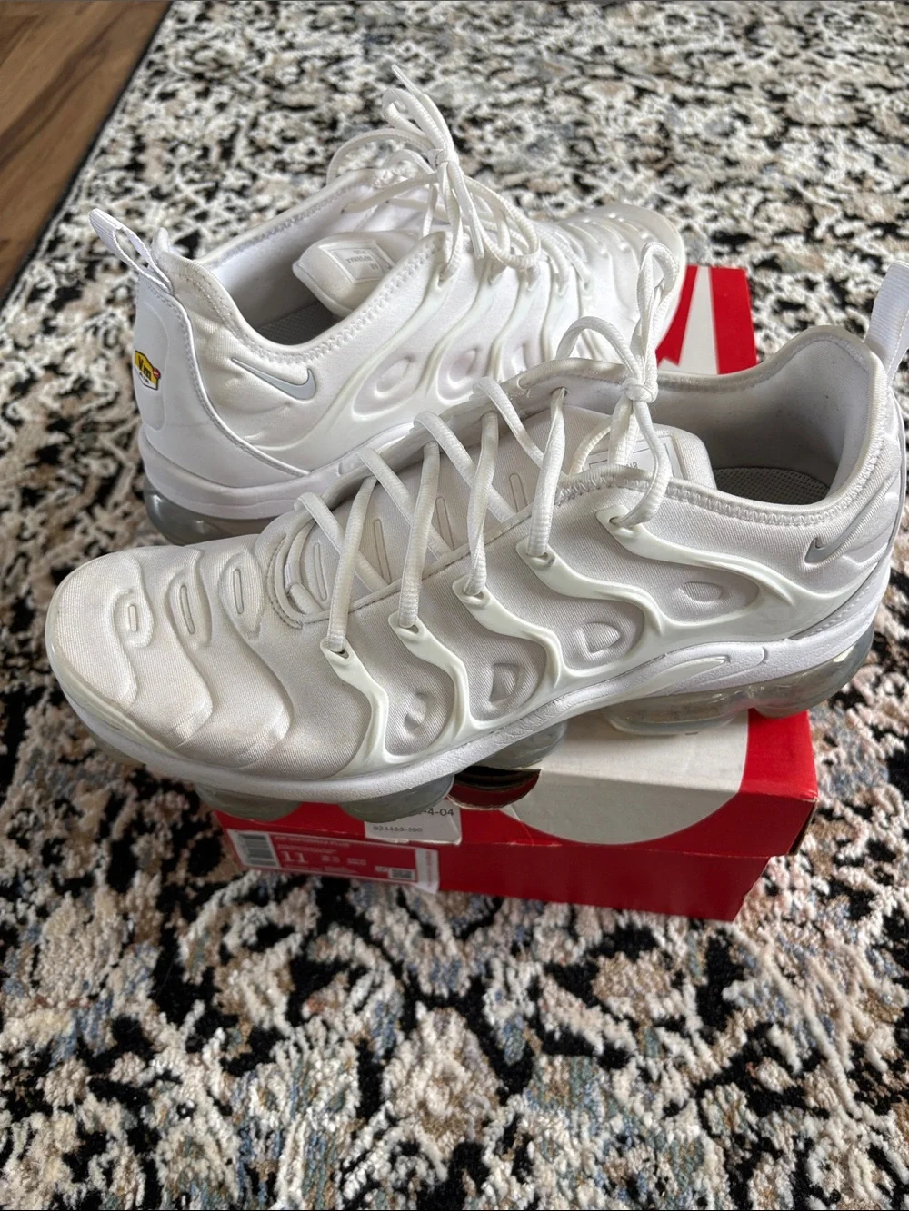 Nike White/Pure PlatniumVaporMax-Style Men's Athletic Sneakers with original box
